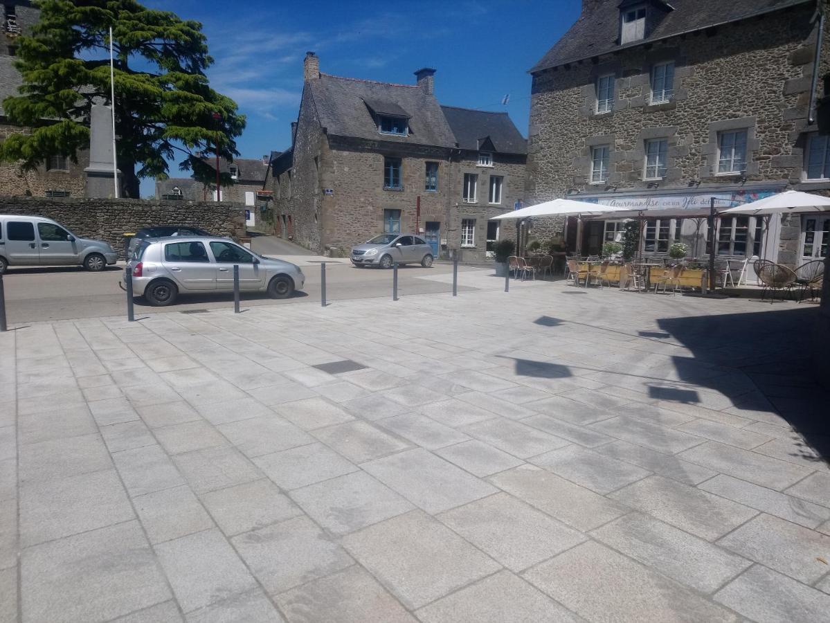 Bienvenue Casa de hóspedes Saint-Pierre-de-Plesguen Exterior foto